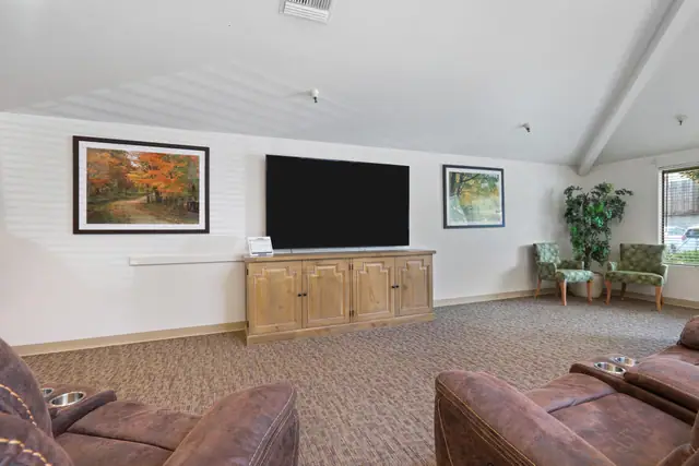 Almond Grove Gallery Photo 9